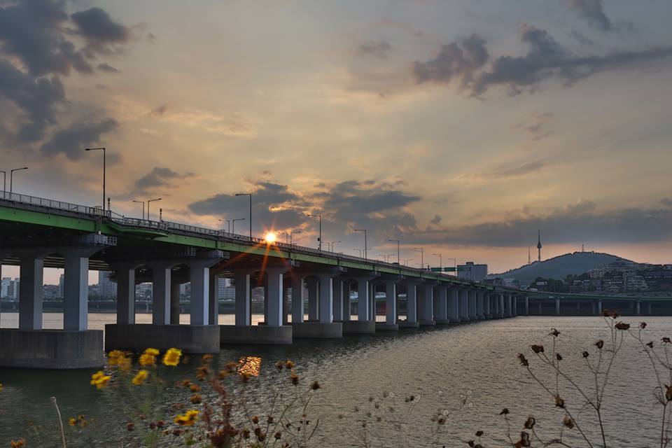 Bridge over Han River, Seoul, South Korea