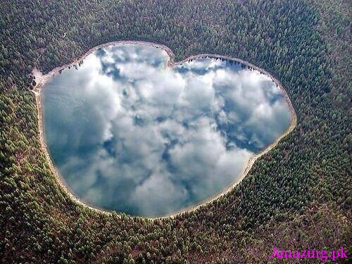 Nature has its own mirror. Lake in northern Oregon