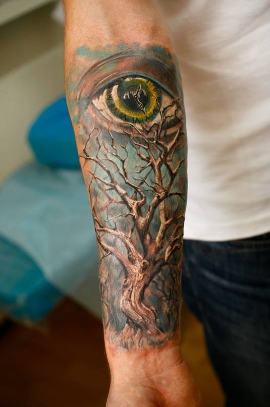 WOW! Fantastic work in this Tattoo by @Iwan