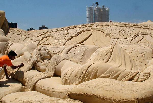 a.baa-Amazing-art-with-sand
